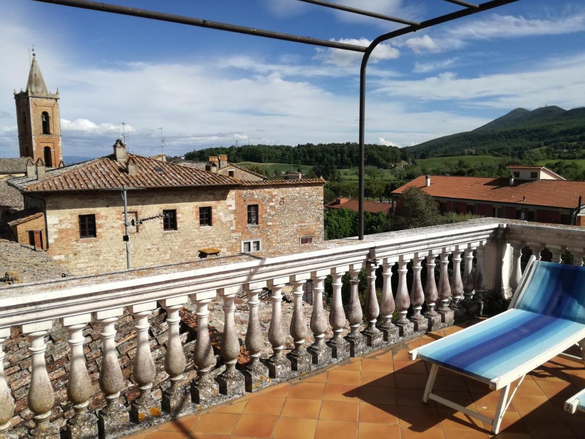 Apartamento Mansarda Con Solarium Panoramico Su Centro Storico Di Sarteano Vicino Alle Famose Terme Della Val D'Orcia Exterior foto