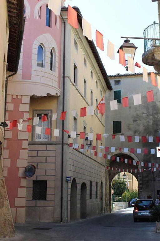 Apartamento Mansarda Con Solarium Panoramico Su Centro Storico Di Sarteano Vicino Alle Famose Terme Della Val D'Orcia Exterior foto